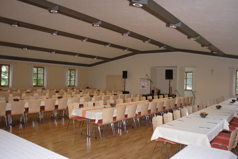 Gymnastikraum bestuhlt