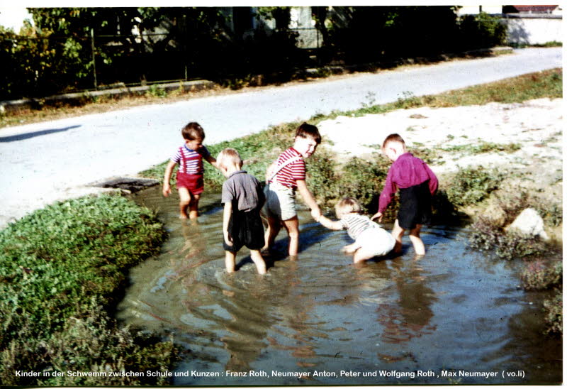 Kinder in der Schwemm 